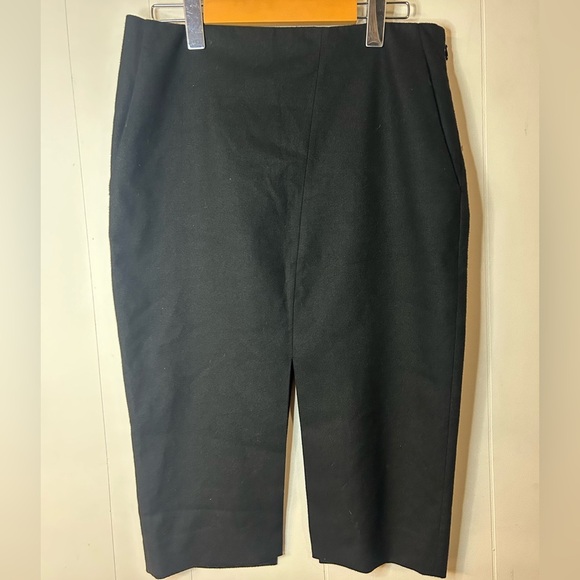 Babaton, size 4, black double slit Landry skirt. With pockets. Side hip zipper - Picture 1 of 7